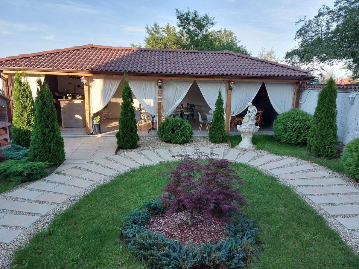 Boutique Villa Amalia เชอร์โนโมเรทส์ ภายนอก รูปภาพ